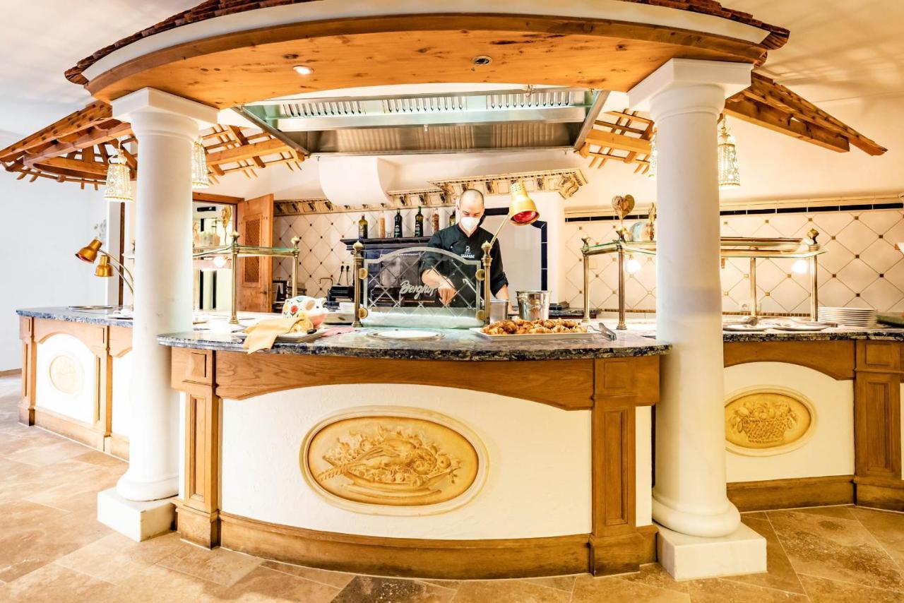 Hotel Berghof Mayrhofen Gmbh エクステリア 写真