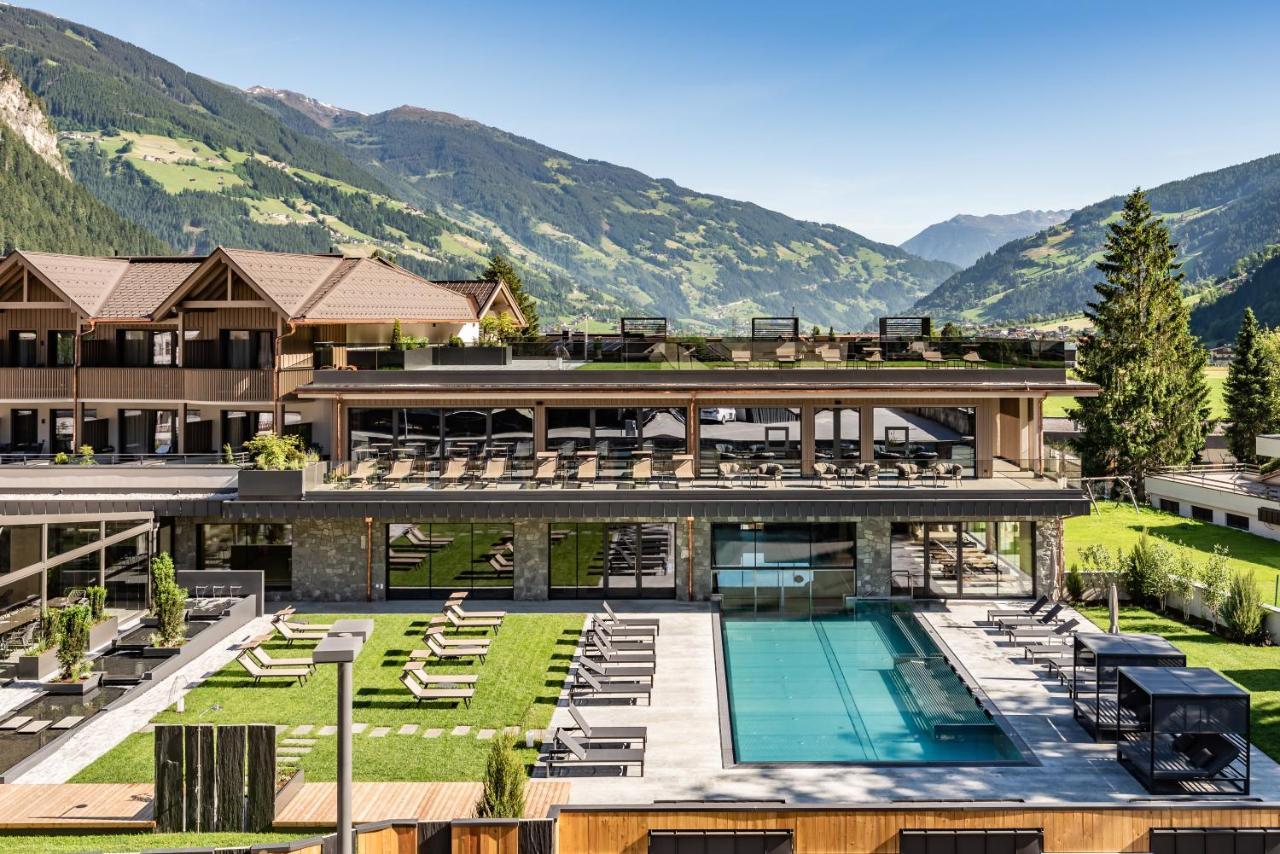 Hotel Berghof Mayrhofen Gmbh エクステリア 写真