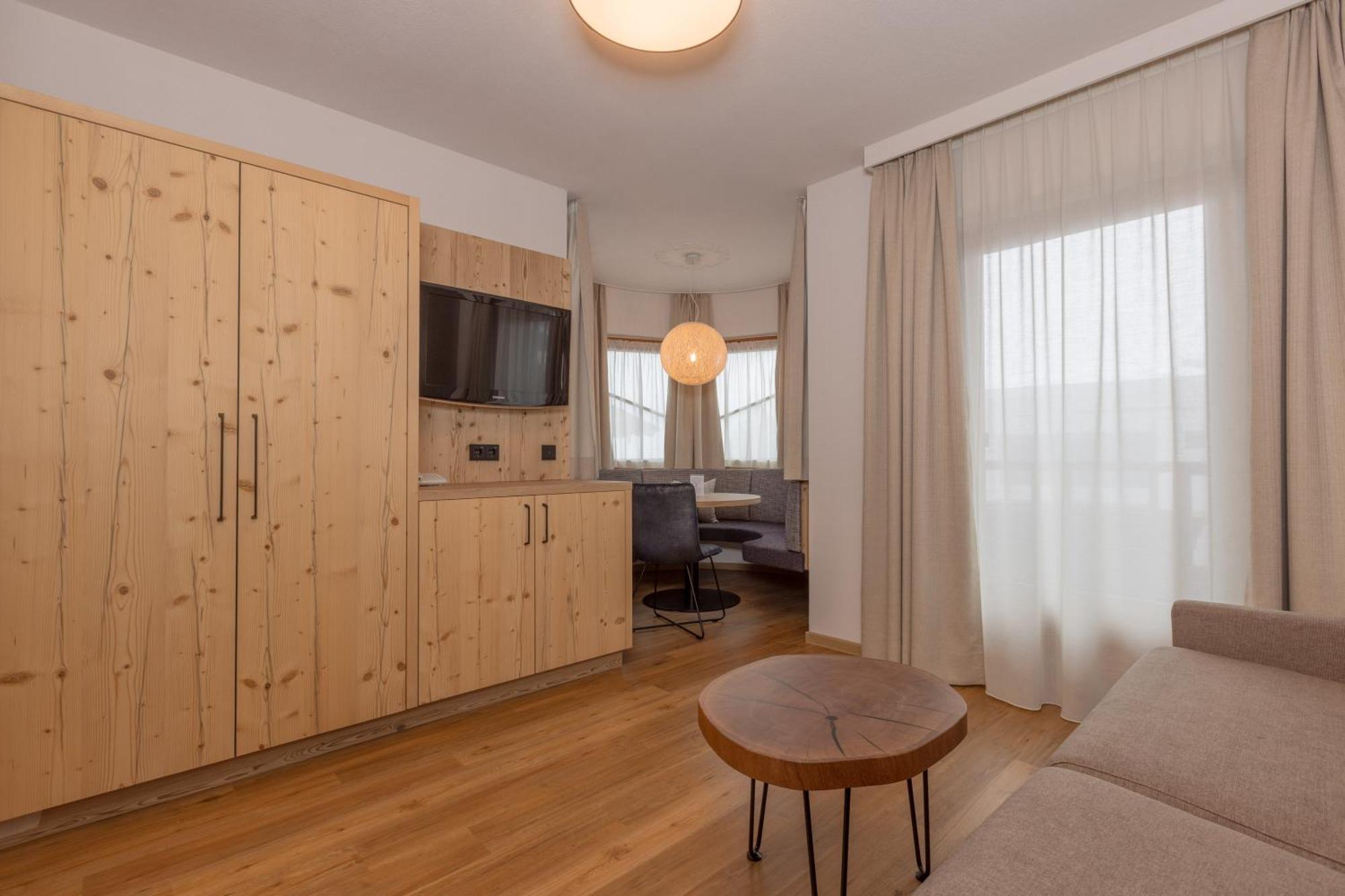 Hotel Berghof Mayrhofen Gmbh エクステリア 写真