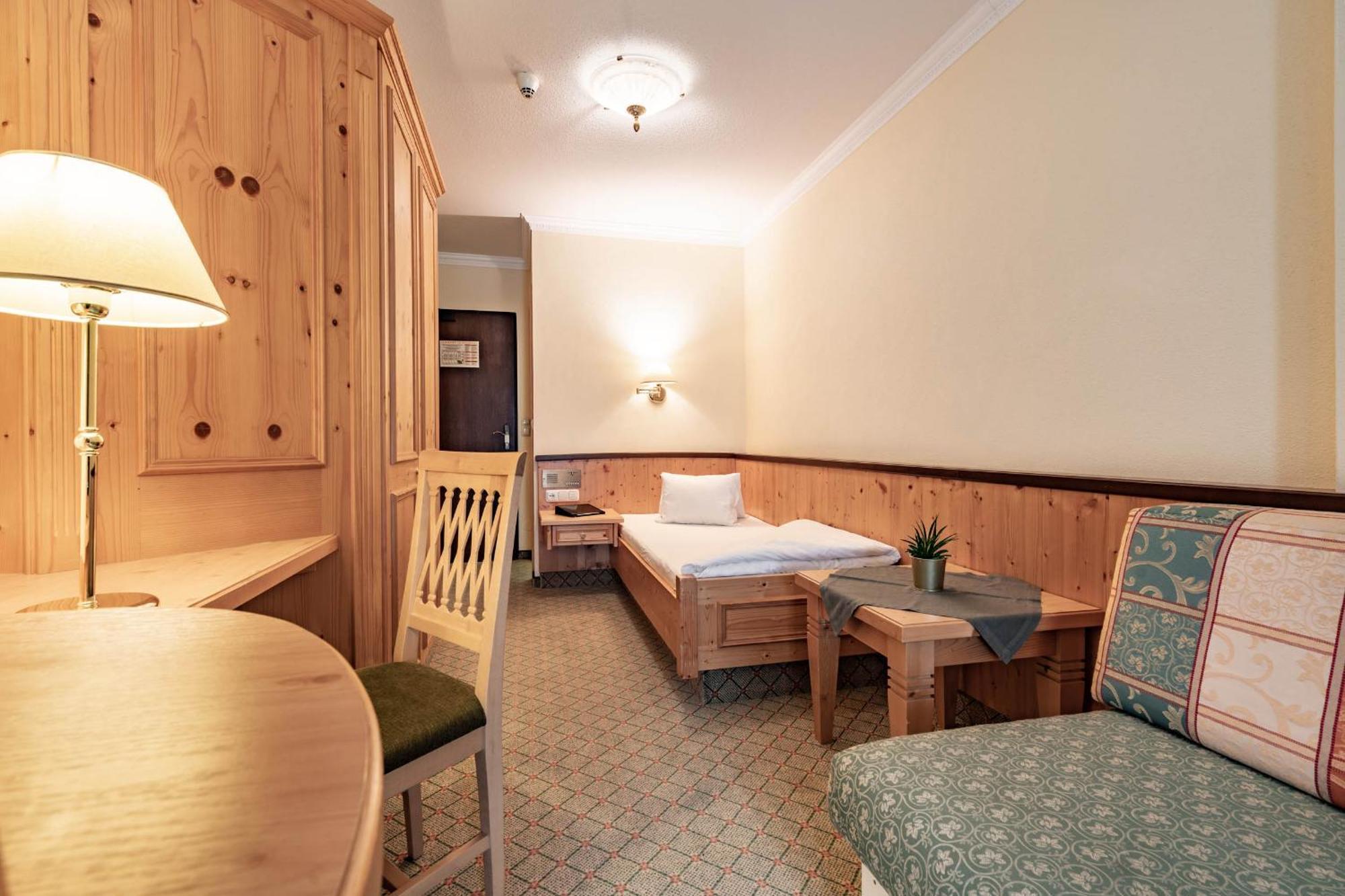 Hotel Berghof Mayrhofen Gmbh 部屋 写真